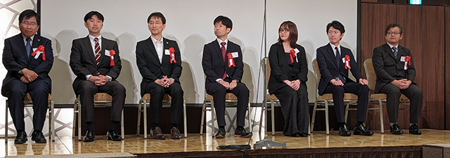 令和５年度執行部（左から、阪口祐康会員、坂川雄一会員、村上覚朗会員、片山裕介会員、若松佑里佳会員、横田雅士会員、柳達哉会員）