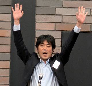森高階研作会員による万歳三唱