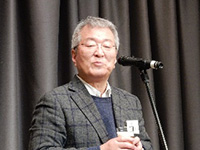 挨拶する乾杯挨拶の山口孝司会員
